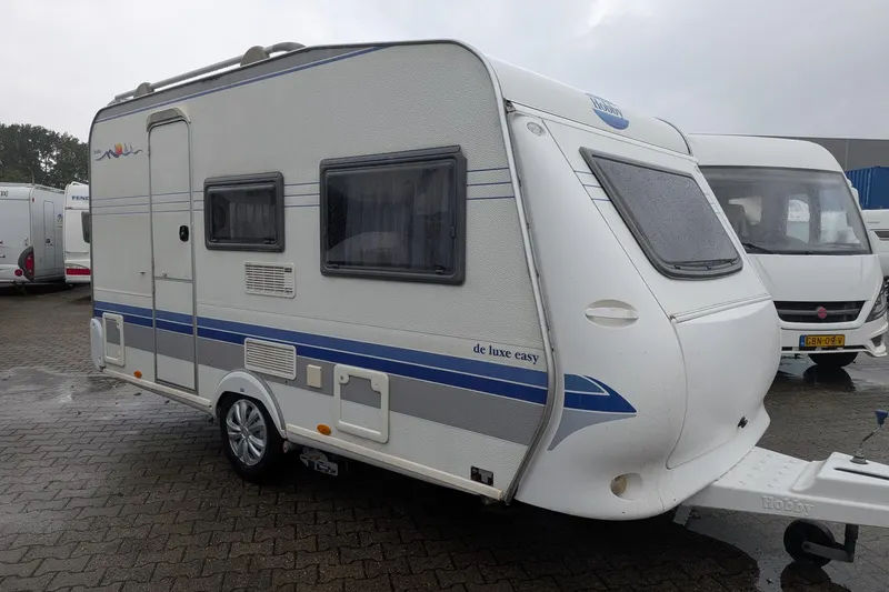 Hobby De Luxe (2003)