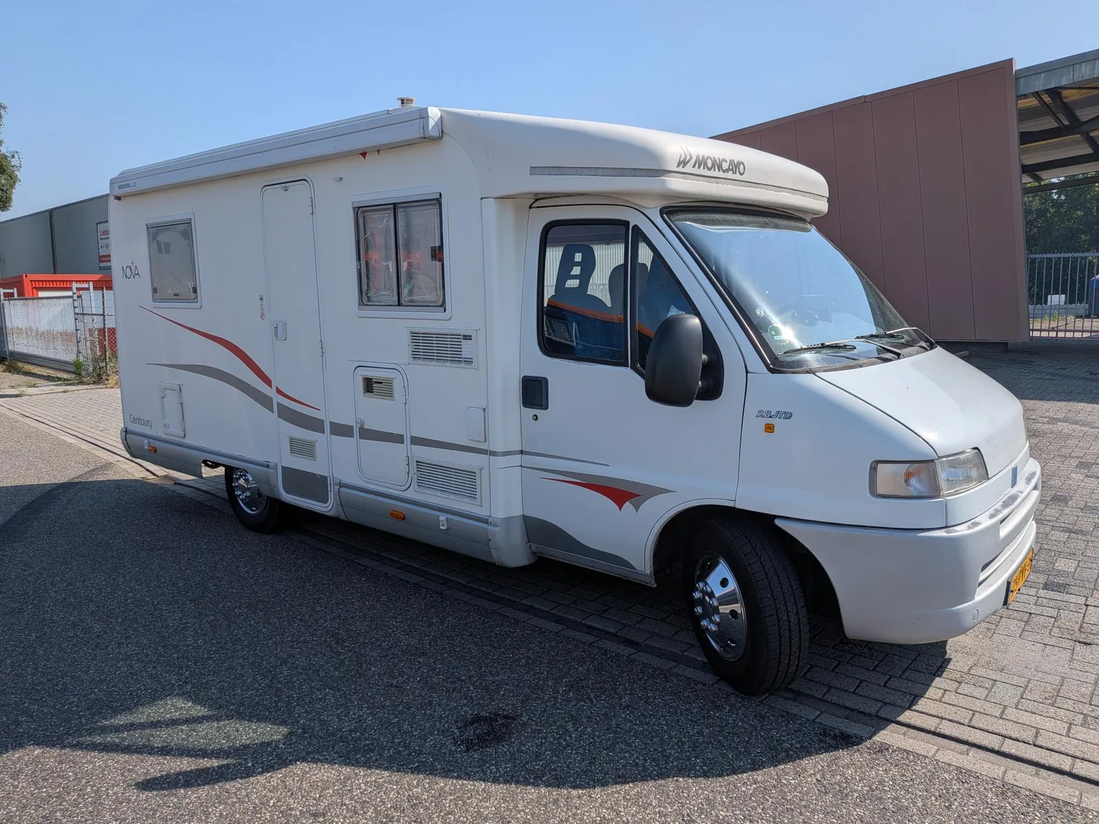 Moncayo Moncayo Centaury/ Fiat Ducato 28.JTD (2001) — foto 1