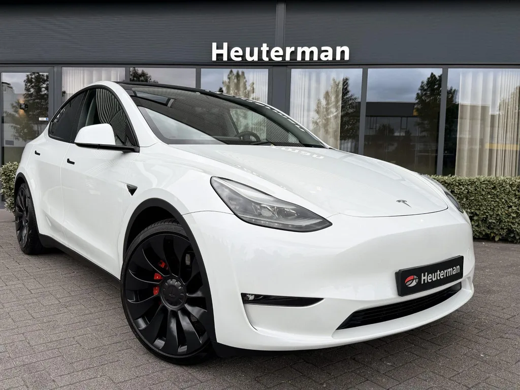Tesla Model Y (2023) — foto 1