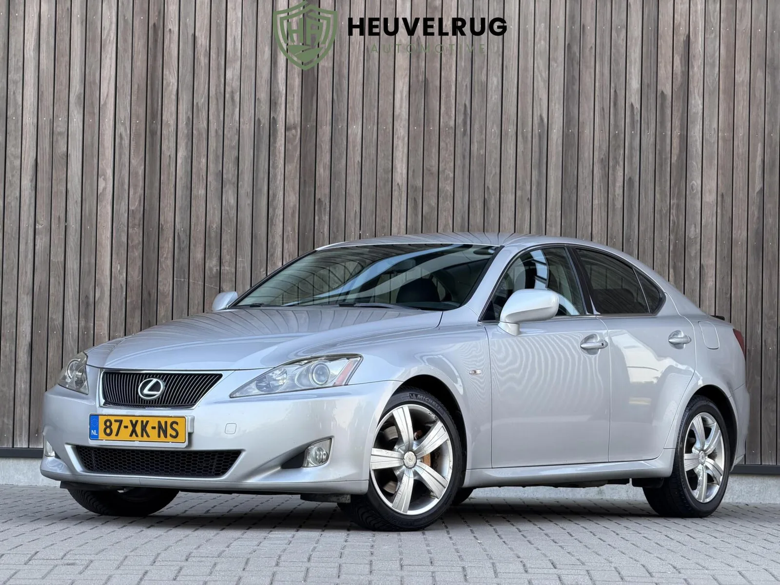 Lexus IS (2007) — foto 1