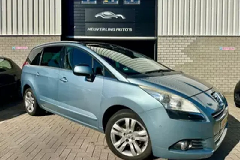 Peugeot 5008 (2010)