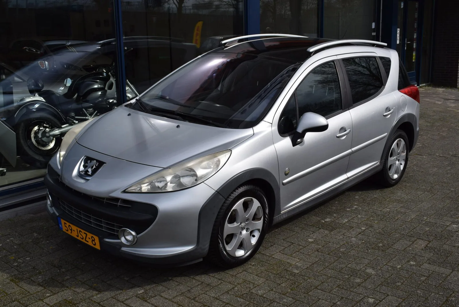 Peugeot 207 (2009) — foto 1