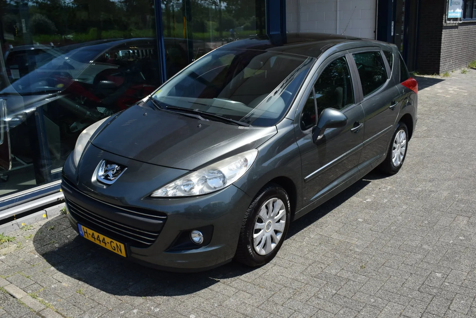 Peugeot 207 (2010) — foto 1