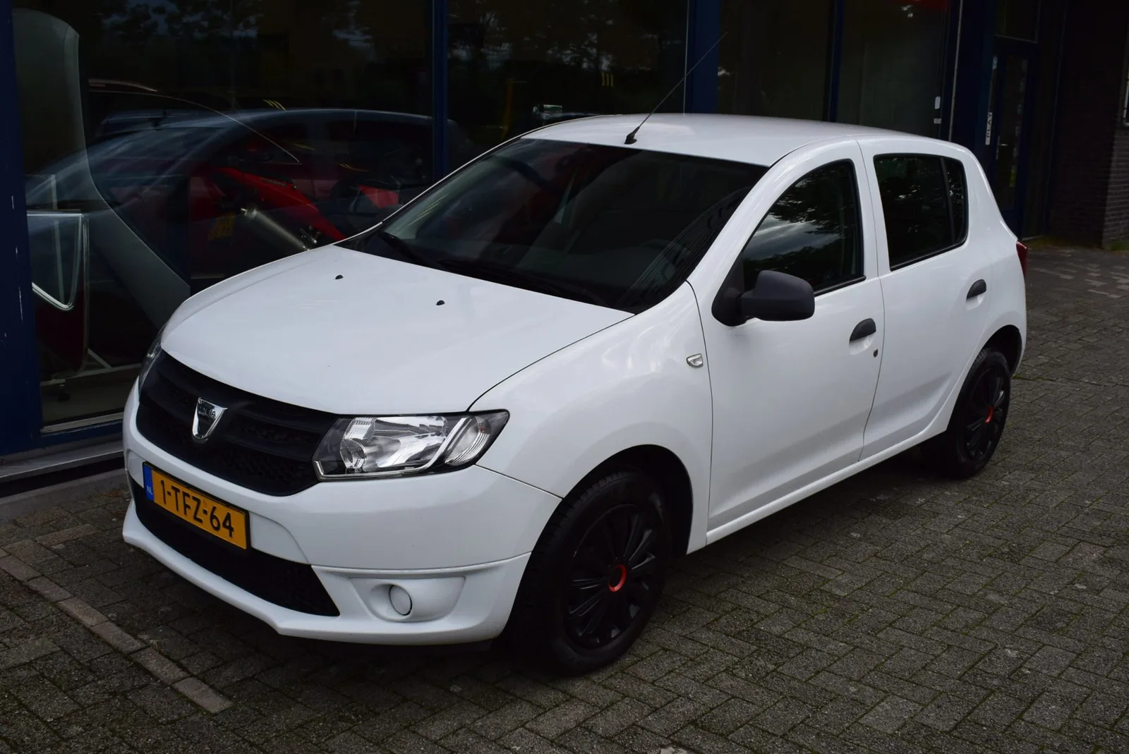 Dacia Sandero (2014) — foto 1