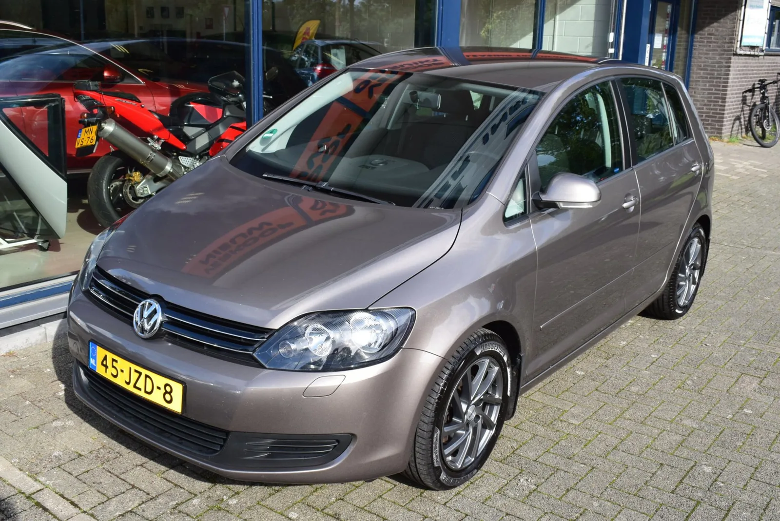 Volkswagen Golf Plus (2009) — foto 1
