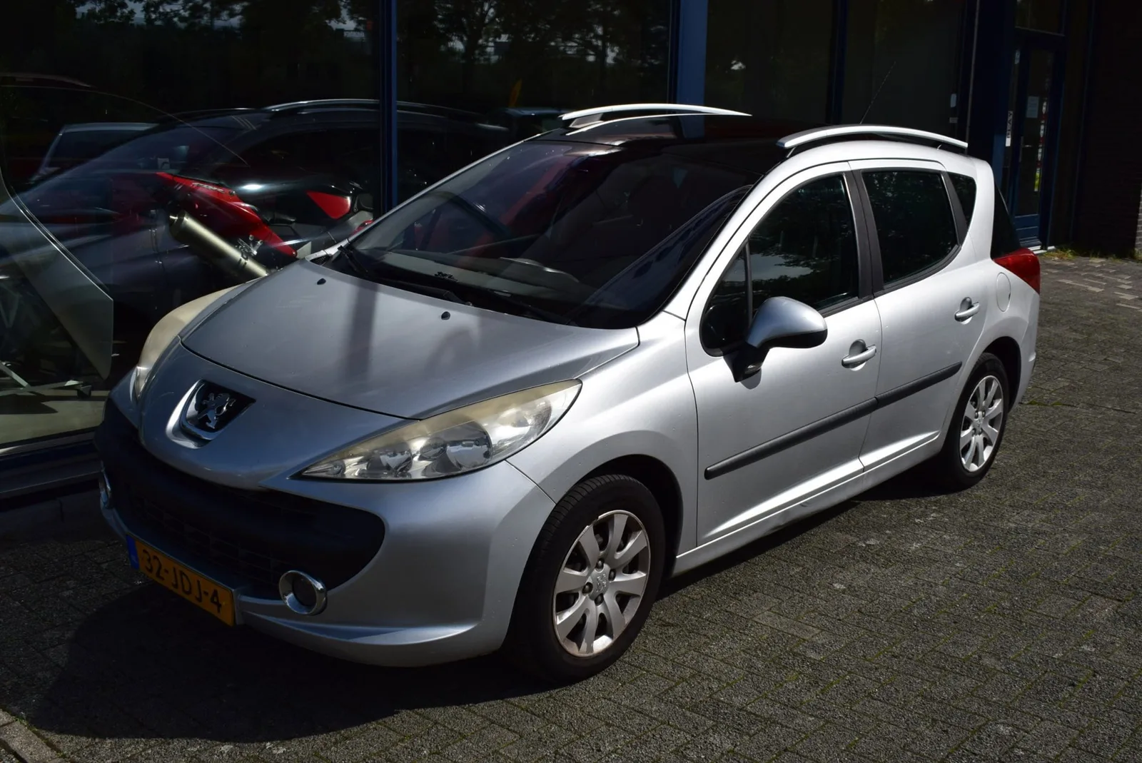Peugeot 207 (2009) — foto 1