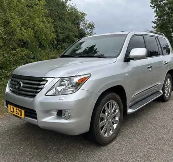 Lexus LX (2009) — foto 1