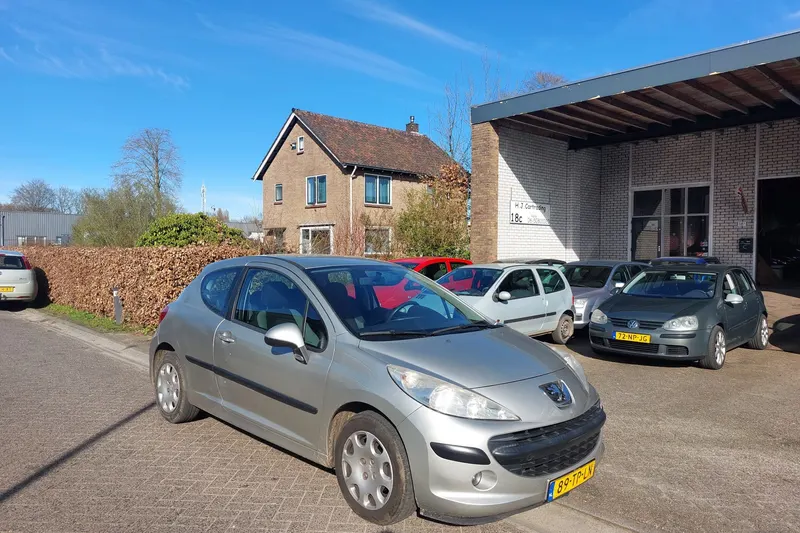 Peugeot 207 (2006)