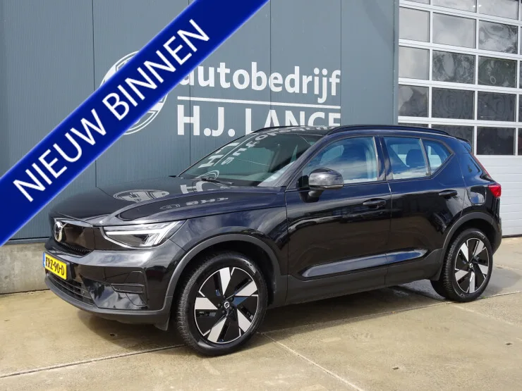 Volvo XC40 (2024) — foto 1