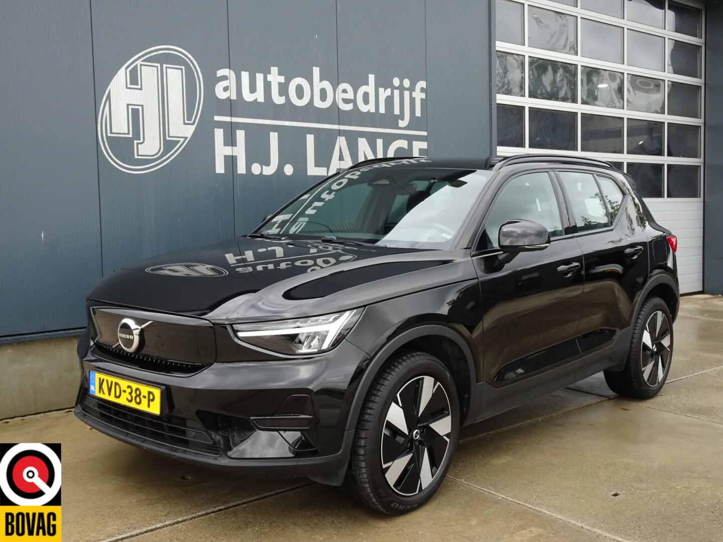 Volvo XC40 (2023) — foto 1