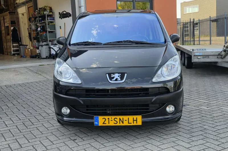 Peugeot 1007 (2006)