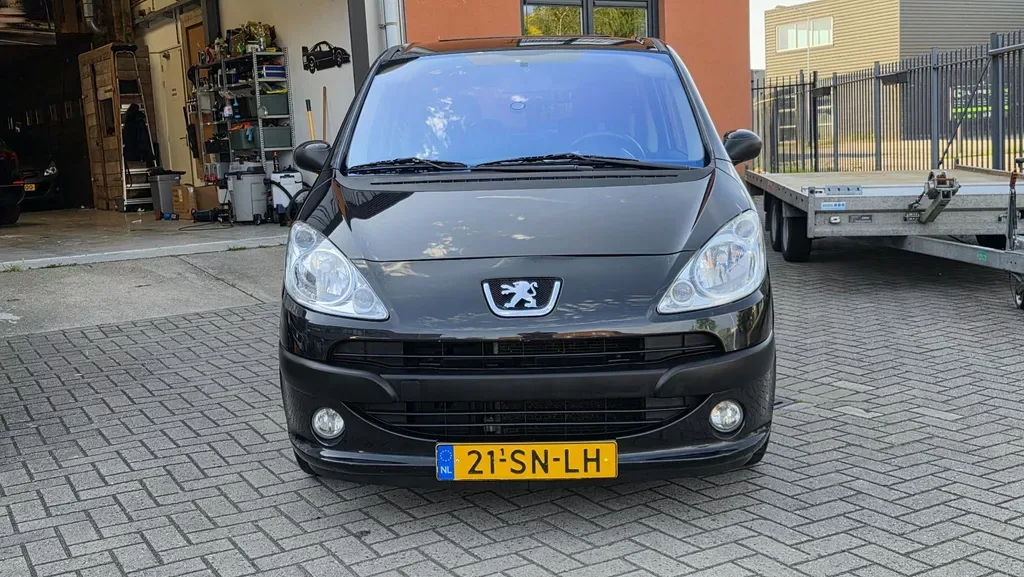 Peugeot 1007 (2006) — foto 1