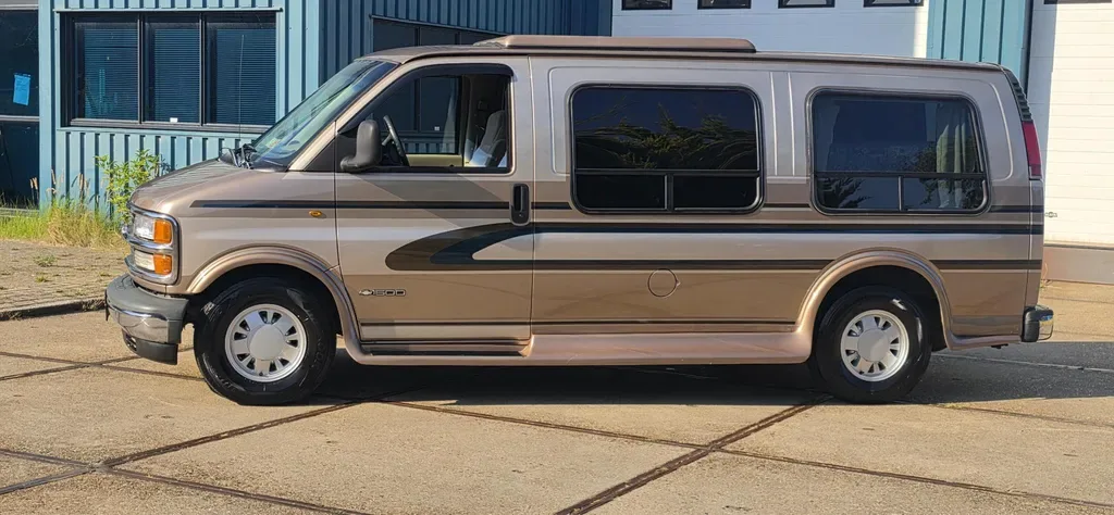 Chevrolet Express (1999) — foto 1