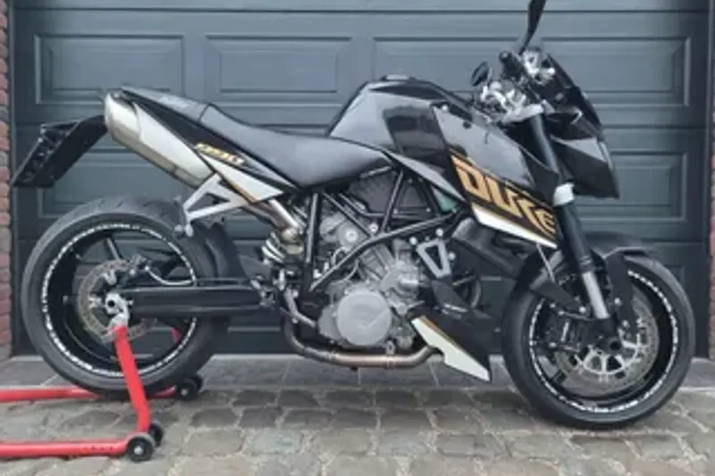 KTM 990 Super Duke (2011)