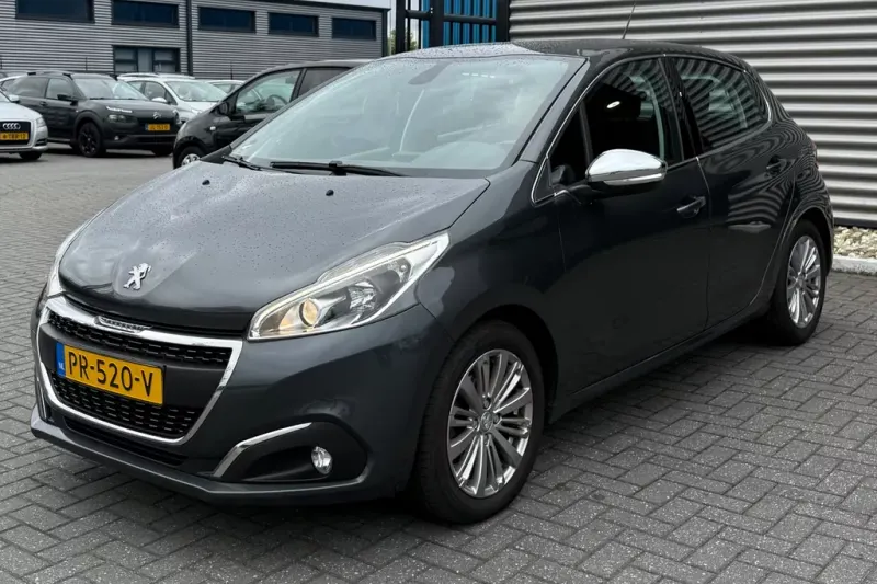 Peugeot 208 (2017)