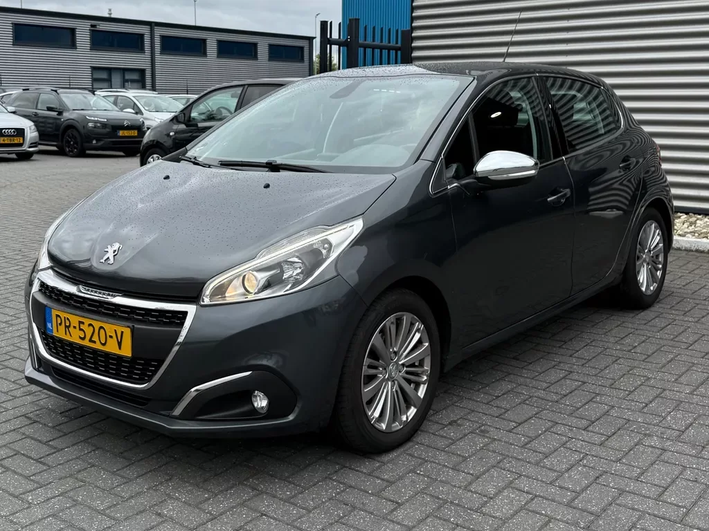 Peugeot 208 (2017) — foto 1