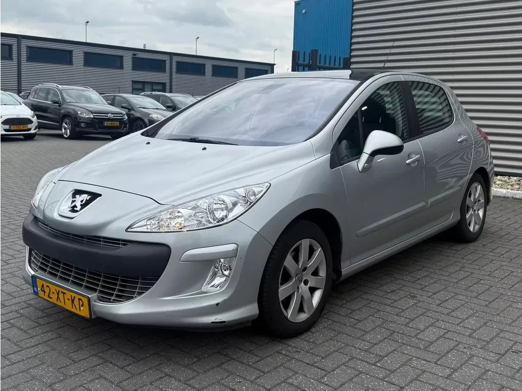 Peugeot 308 (2007) — foto 1