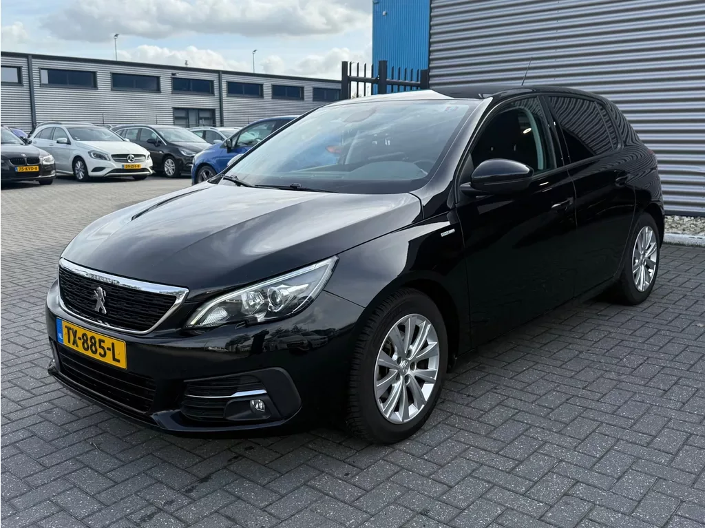 Peugeot 308 (2018) — foto 1