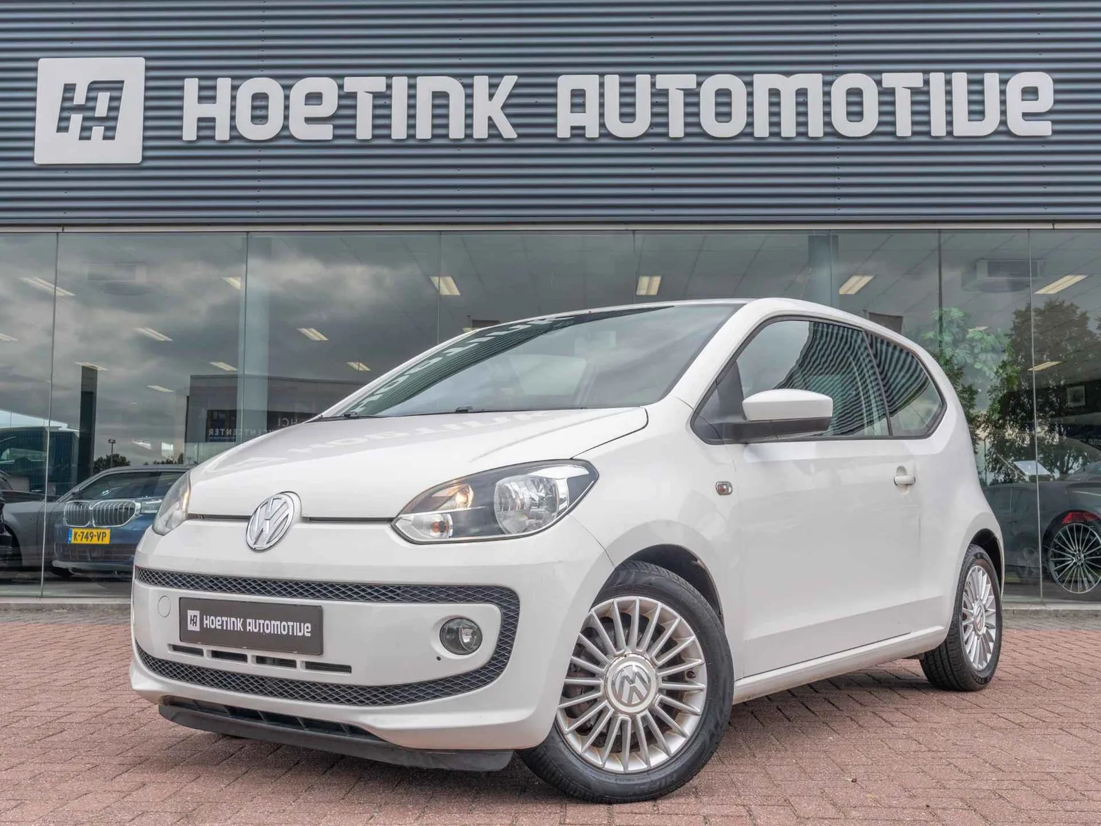 Volkswagen Up! (2012) — foto 1
