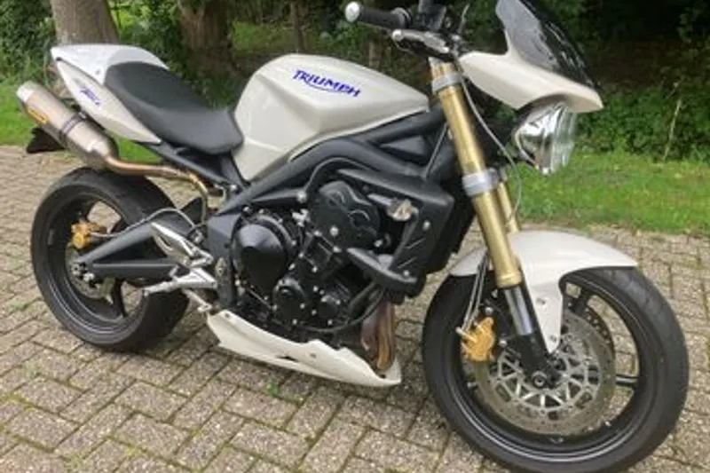 Triumph Street Triple 675 (2008)