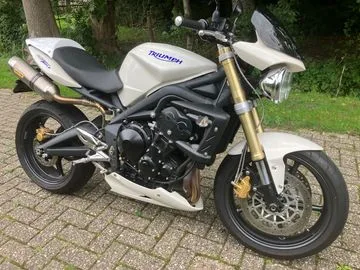 Triumph Street Triple 675 (2008) — foto 1