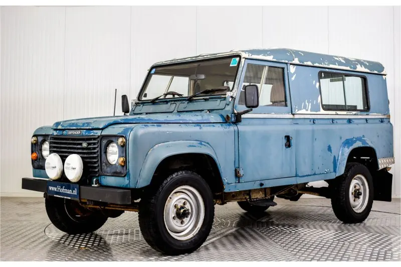 Land Rover Defender (1984)