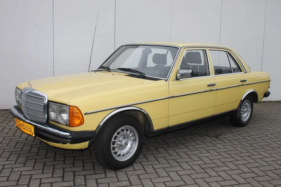 Mercedes-Benz 200-Serie (1982) — foto 1