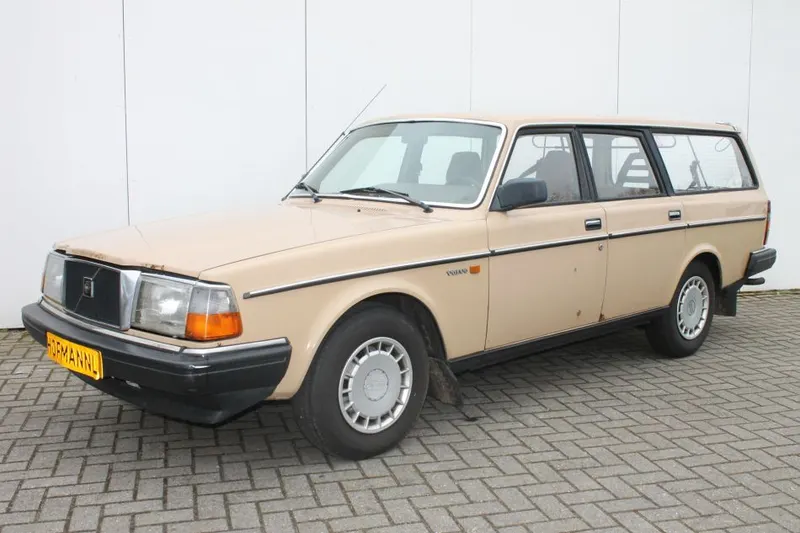 Volvo 240 (1984)