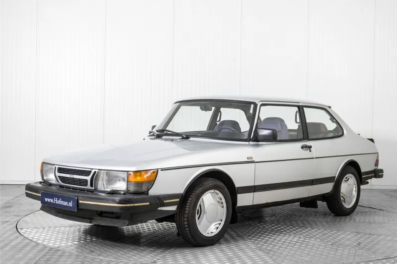 Saab 900 (1984)