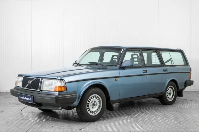Volvo 240 (1983)