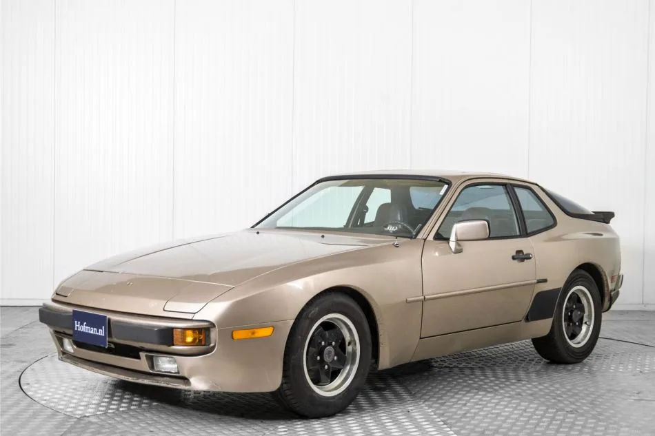 Porsche 944 (1983) — foto 1
