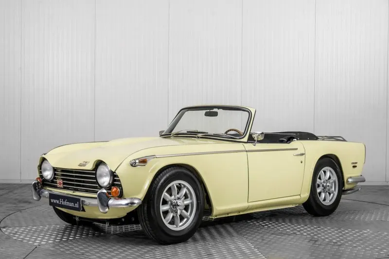 Triumph TR250 (1968)