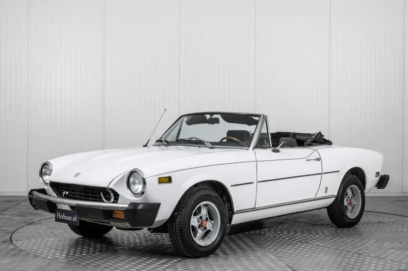Fiat 124 Spider (1977)