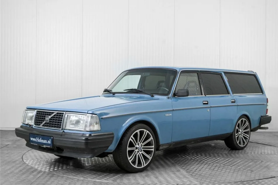 Volvo 245 (1980) — foto 1