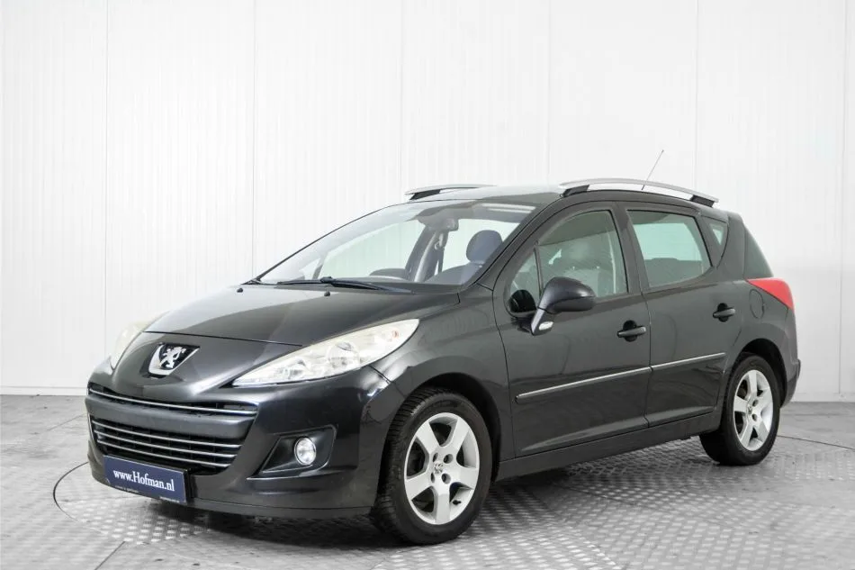 Peugeot 207 (2010) — foto 1