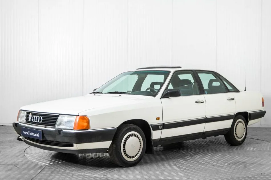 Audi 100 (1987) — foto 1