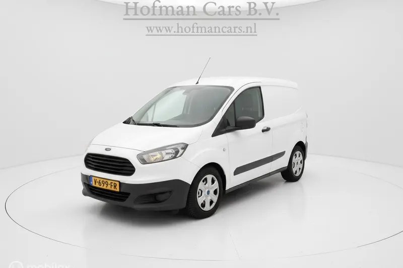Ford Transit Courier (2017)
