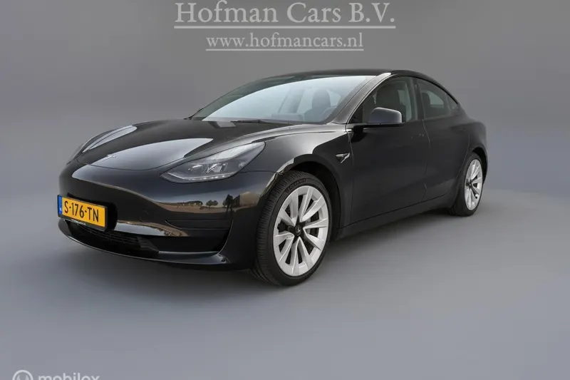 Tesla Model 3 (2023)