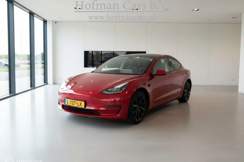 Tesla Model 3 (2021)
