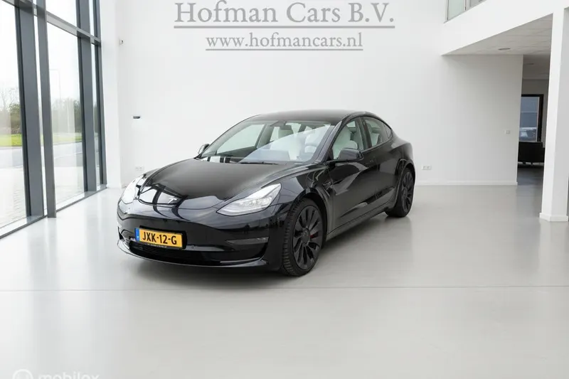 Tesla Model 3 (2021)