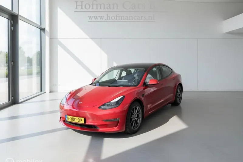 Tesla Model 3 (2021)