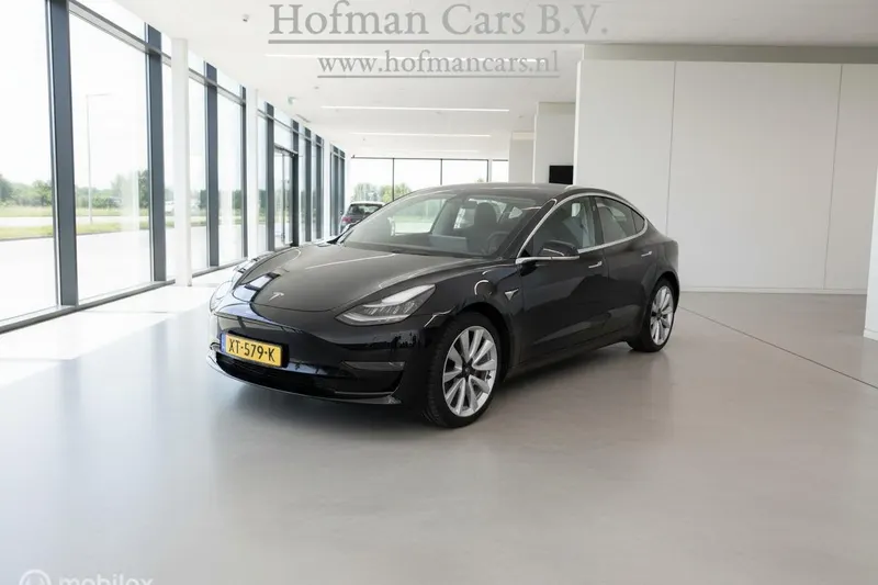 Tesla Model 3 (2019)