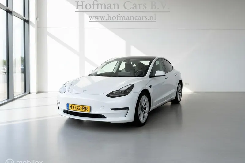 Tesla Model 3 (2021)