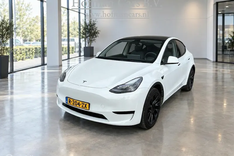 Tesla Model Y (2022)