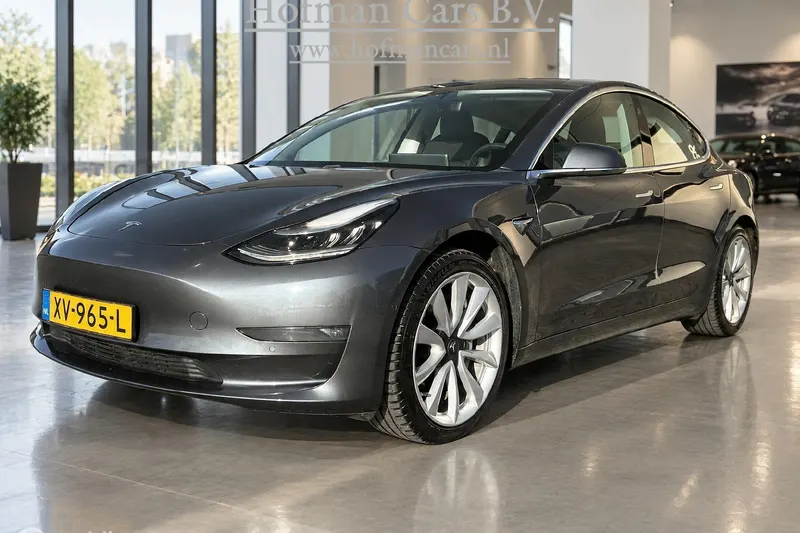 Tesla Model 3 (2019)