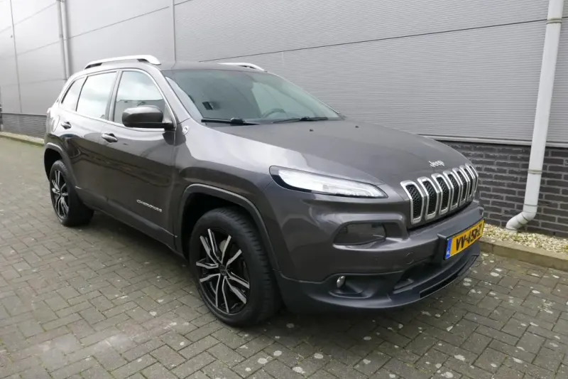 Jeep Cherokee (2016)