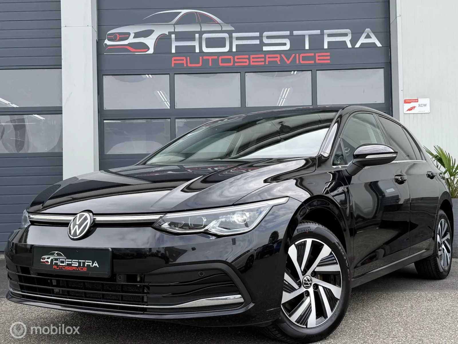 Volkswagen Golf (2022) — foto 1