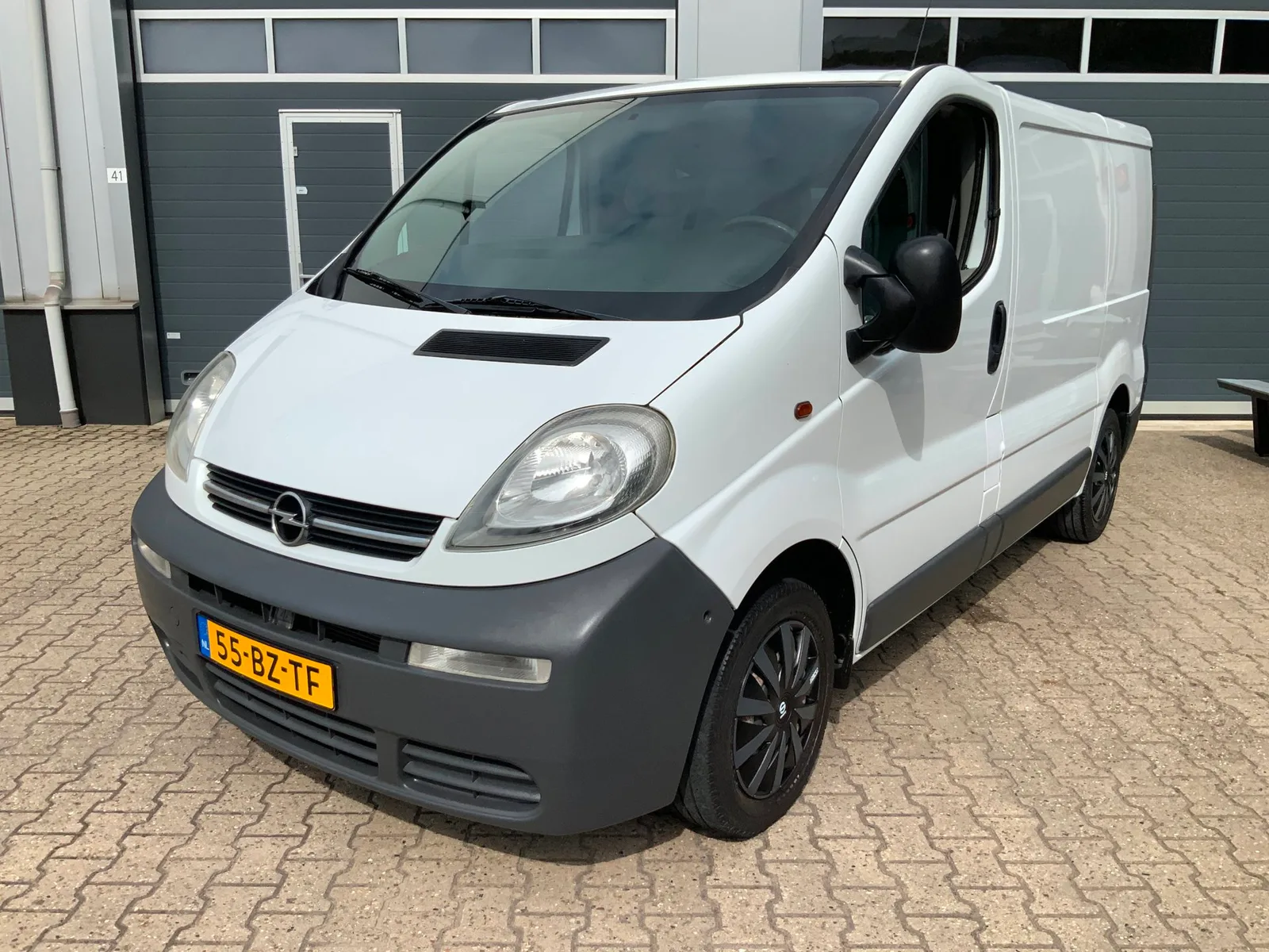 Opel Vivaro (2006) — foto 1