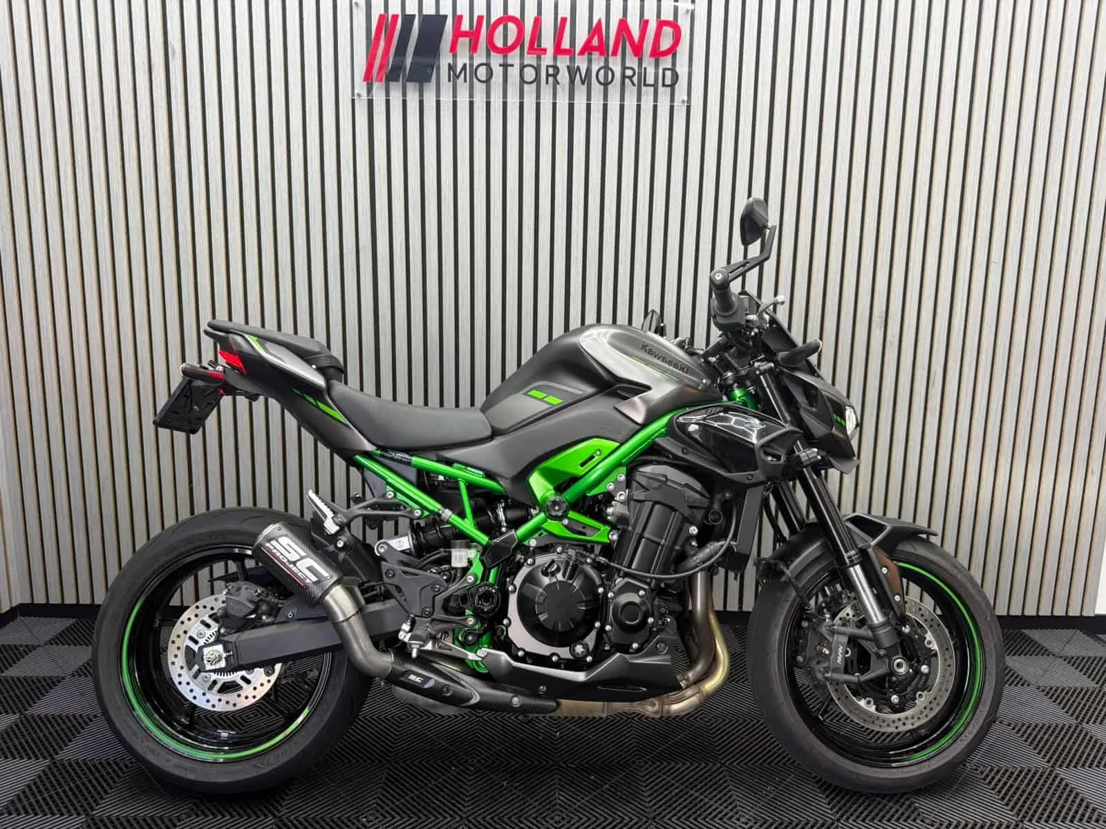 Kawasaki Z900 (2025) — foto 1