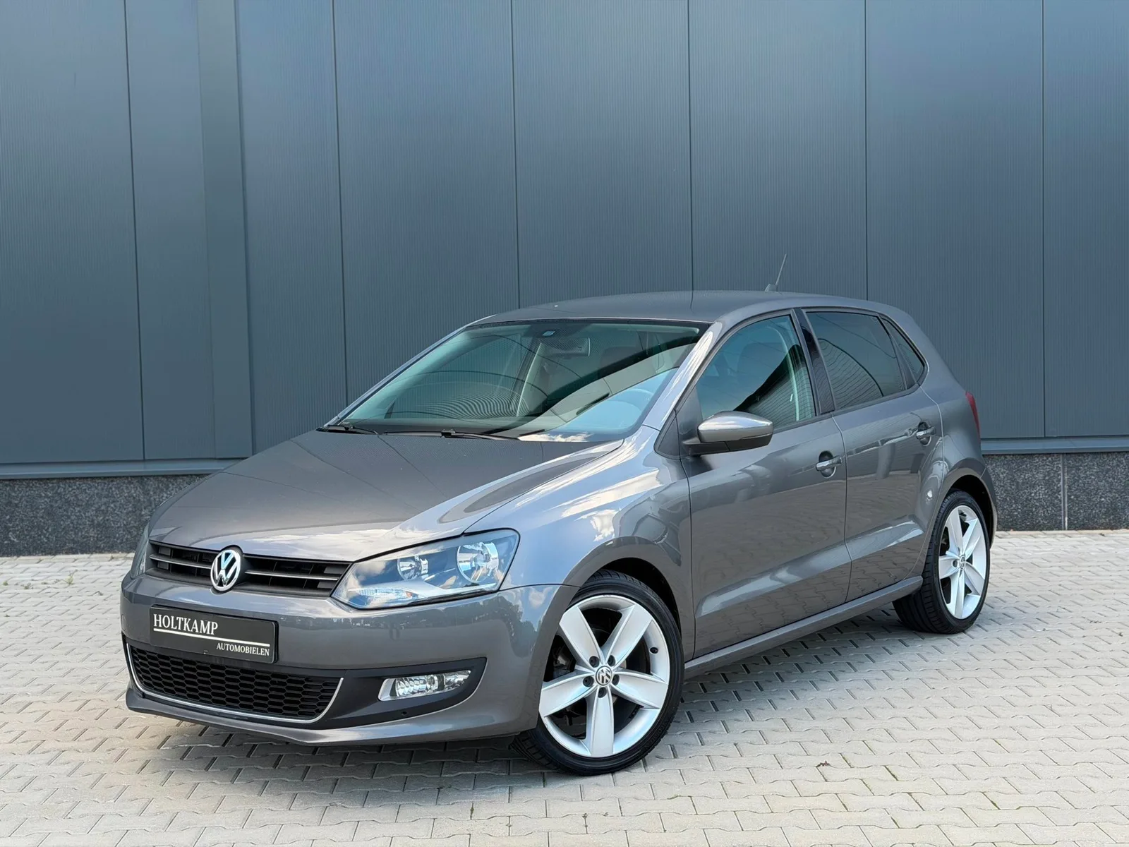 Volkswagen Polo (2010) — foto 1